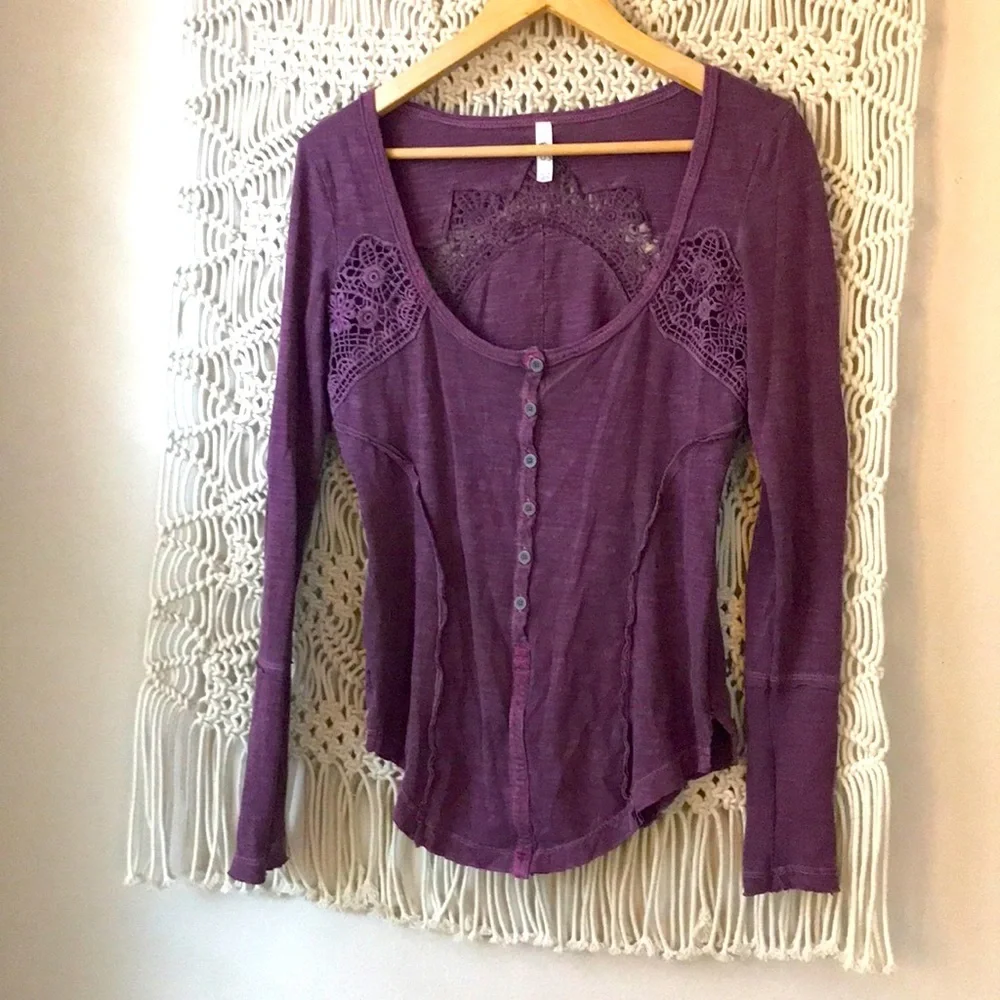Free People 🌺purple long sleeve scoop neck fitted blouse XS